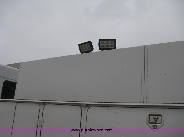 image for item H4410 2002 Kenworth T300 mechanic truck