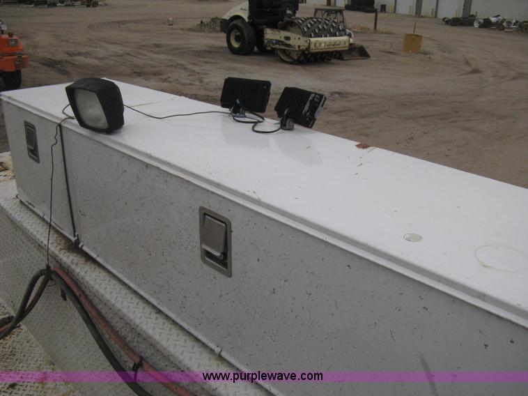 image for item H4410 2002 Kenworth T300 mechanic truck