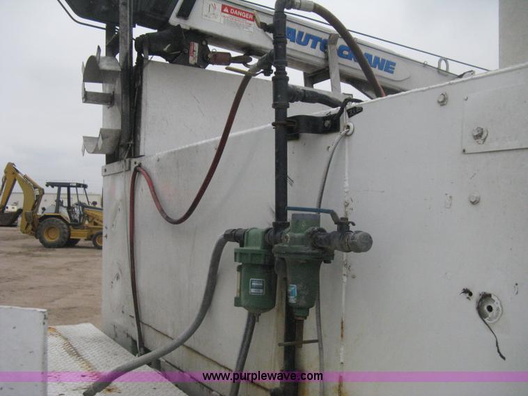 image for item H4410 2002 Kenworth T300 mechanic truck