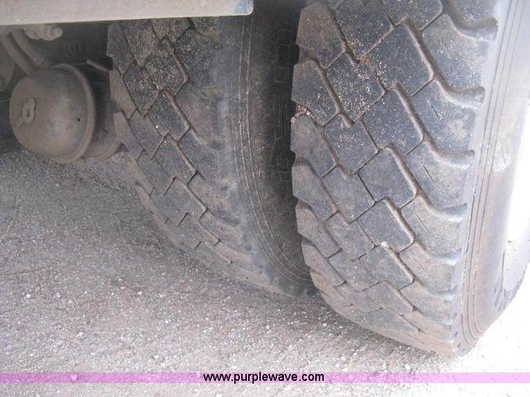 image for item H4410 2002 Kenworth T300 mechanic truck