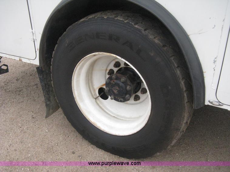 image for item H4410 2002 Kenworth T300 mechanic truck