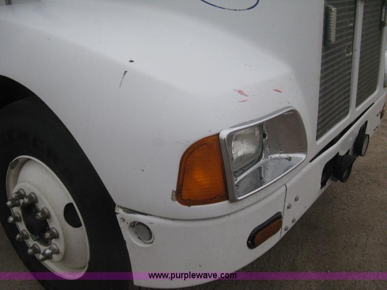 image for item H4410 2002 Kenworth T300 mechanic truck