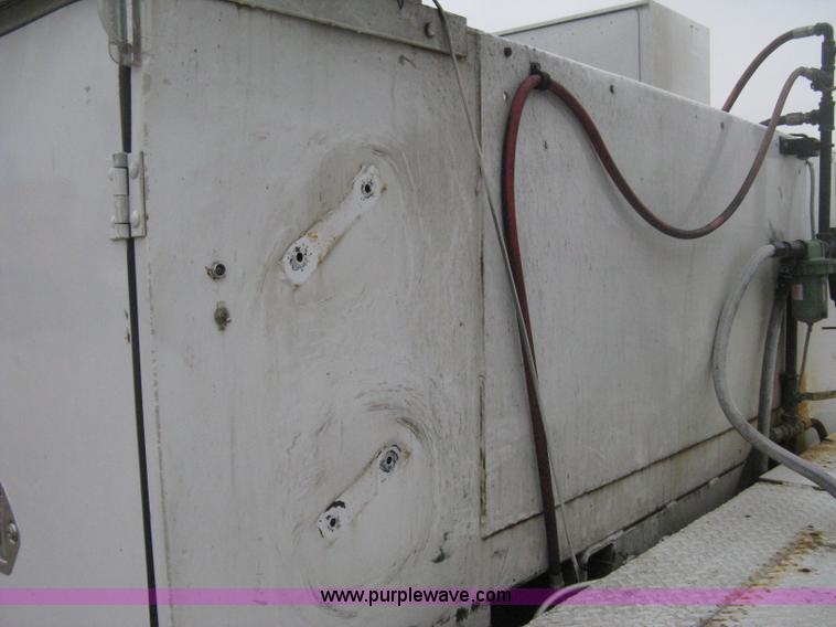 image for item H4410 2002 Kenworth T300 mechanic truck