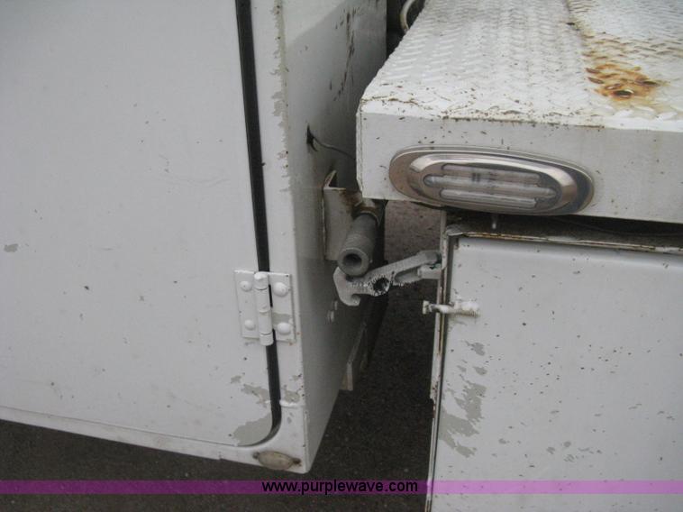 image for item H4410 2002 Kenworth T300 mechanic truck