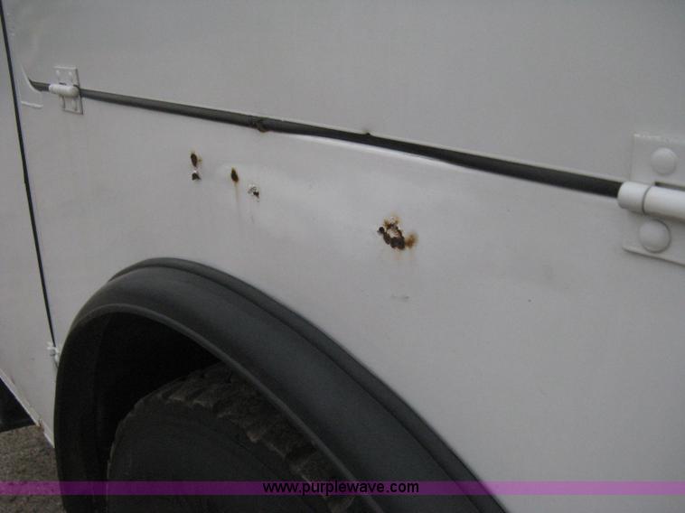 image for item H4410 2002 Kenworth T300 mechanic truck