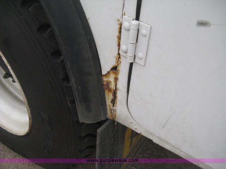 image for item H4410 2002 Kenworth T300 mechanic truck