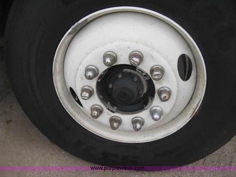 image for item H4410 2002 Kenworth T300 mechanic truck