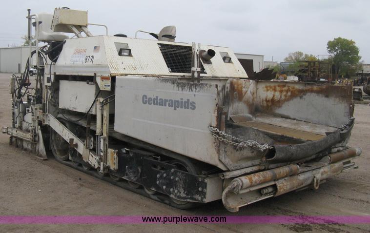 image for item H4411 2002 Cedarapids CR461R asphalt paving machine