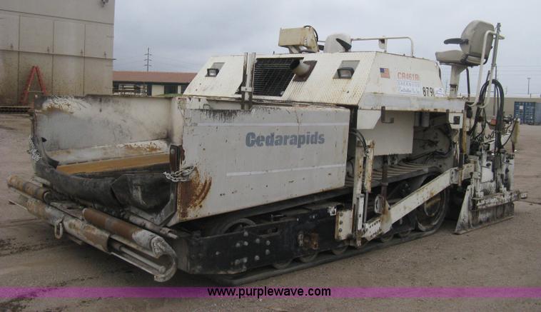 image for item H4411 2002 Cedarapids CR461R asphalt paving machine