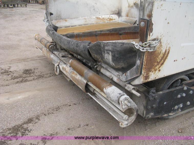 image for item H4411 2002 Cedarapids CR461R asphalt paving machine