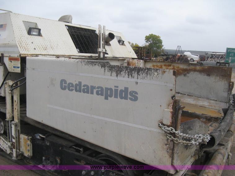 image for item H4411 2002 Cedarapids CR461R asphalt paving machine