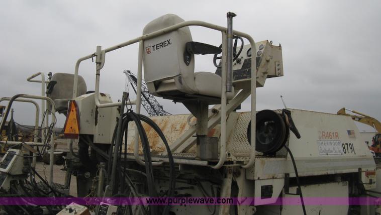 image for item H4411 2002 Cedarapids CR461R asphalt paving machine