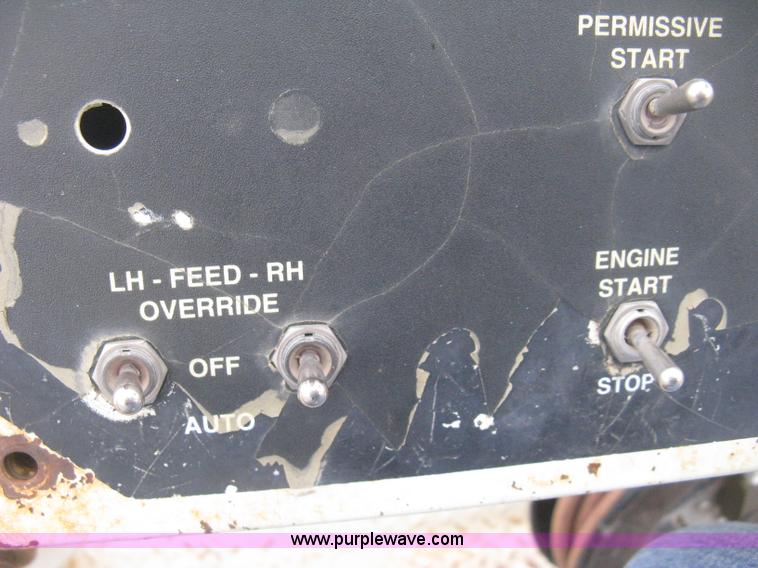 image for item H4411 2002 Cedarapids CR461R asphalt paving machine