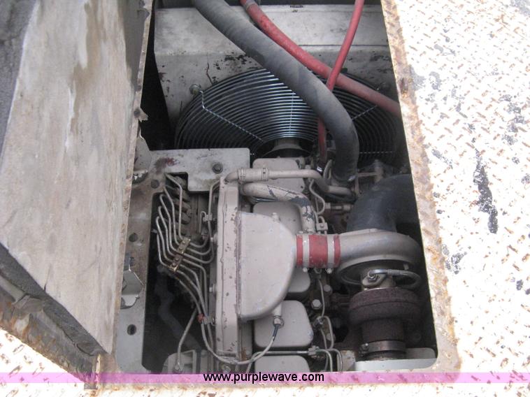 image for item H4411 2002 Cedarapids CR461R asphalt paving machine