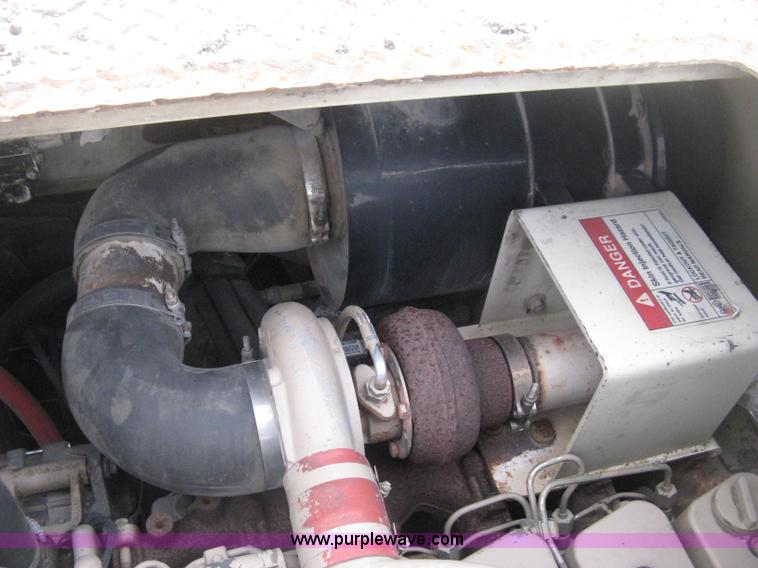 image for item H4411 2002 Cedarapids CR461R asphalt paving machine