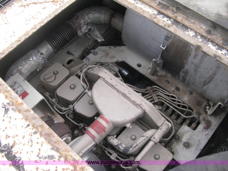 image for item H4411 2002 Cedarapids CR461R asphalt paving machine