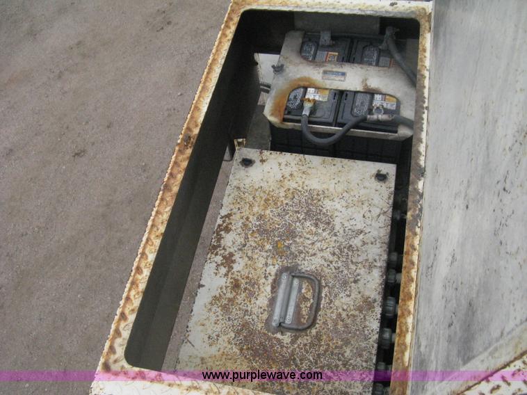 image for item H4411 2002 Cedarapids CR461R asphalt paving machine