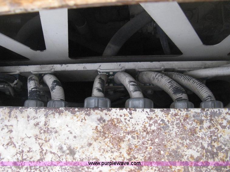 image for item H4411 2002 Cedarapids CR461R asphalt paving machine