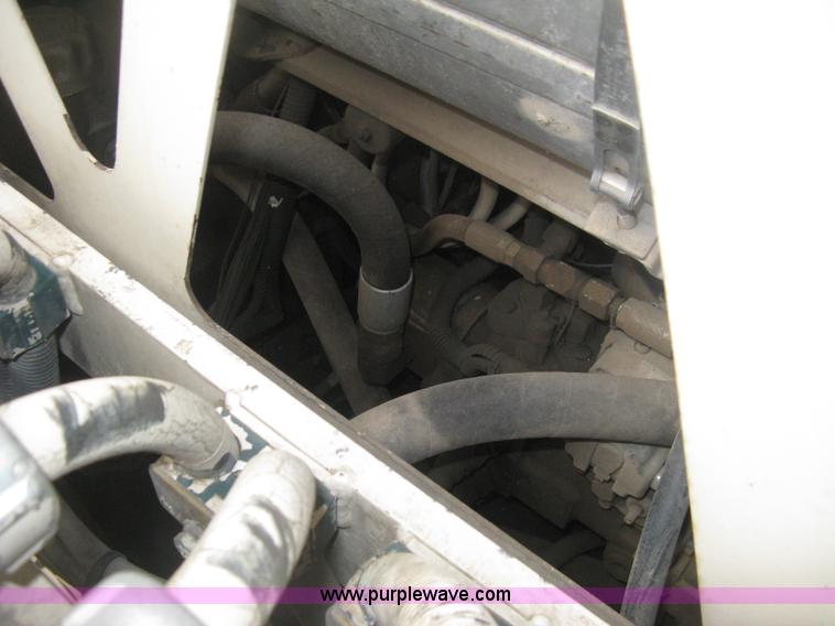 image for item H4411 2002 Cedarapids CR461R asphalt paving machine