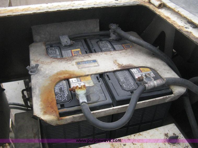 image for item H4411 2002 Cedarapids CR461R asphalt paving machine