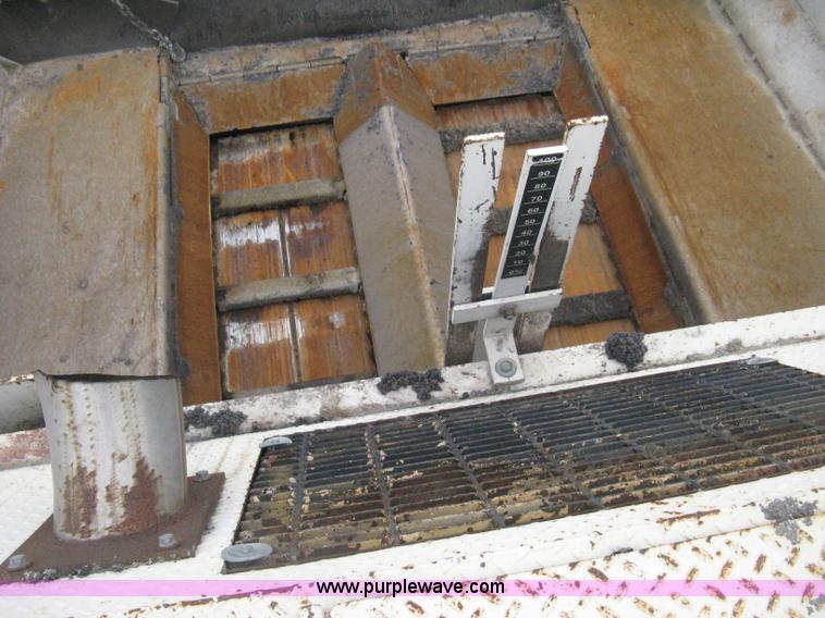 image for item H4411 2002 Cedarapids CR461R asphalt paving machine