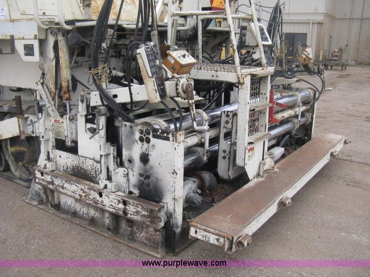 image for item H4411 2002 Cedarapids CR461R asphalt paving machine