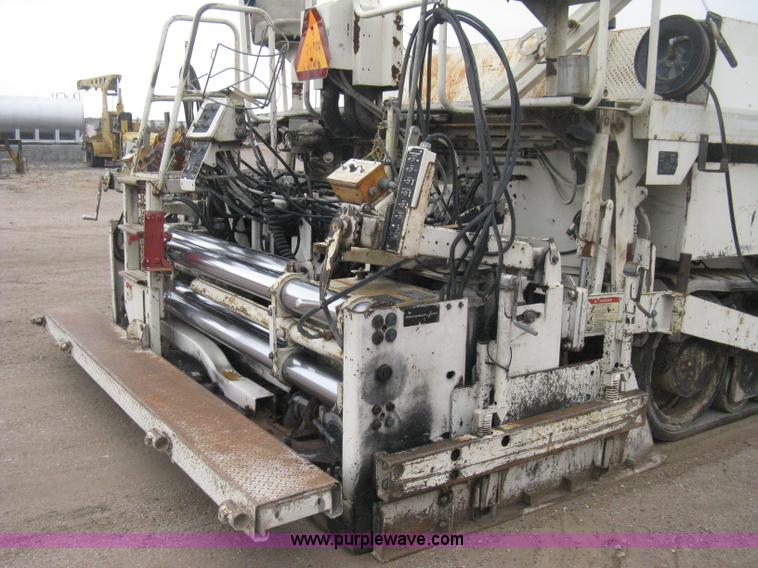 image for item H4411 2002 Cedarapids CR461R asphalt paving machine