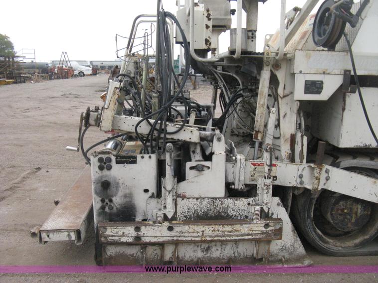 image for item H4411 2002 Cedarapids CR461R asphalt paving machine