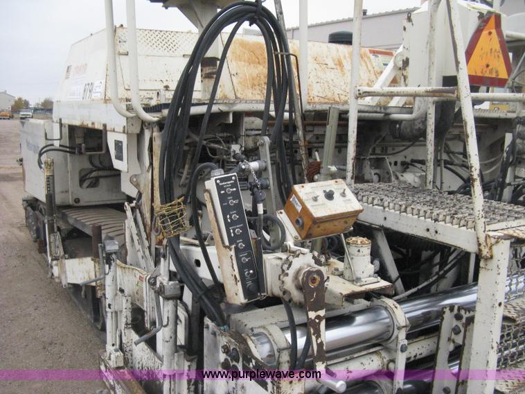 image for item H4411 2002 Cedarapids CR461R asphalt paving machine