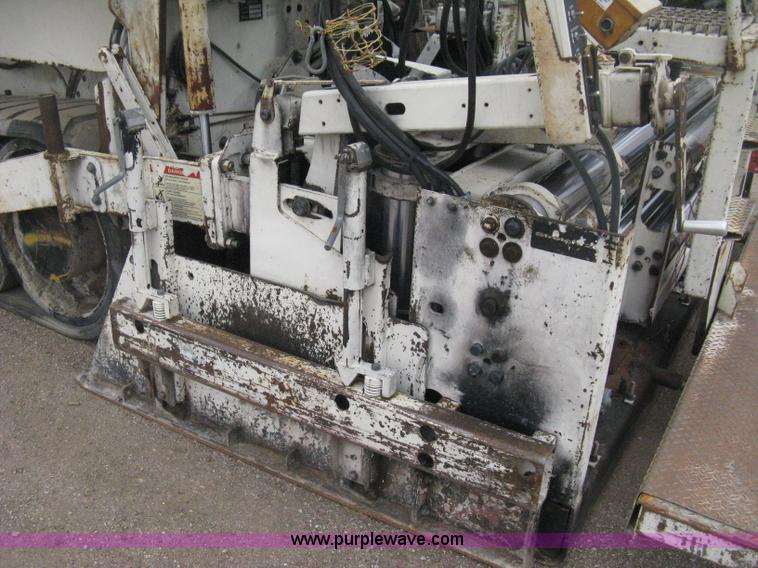 image for item H4411 2002 Cedarapids CR461R asphalt paving machine