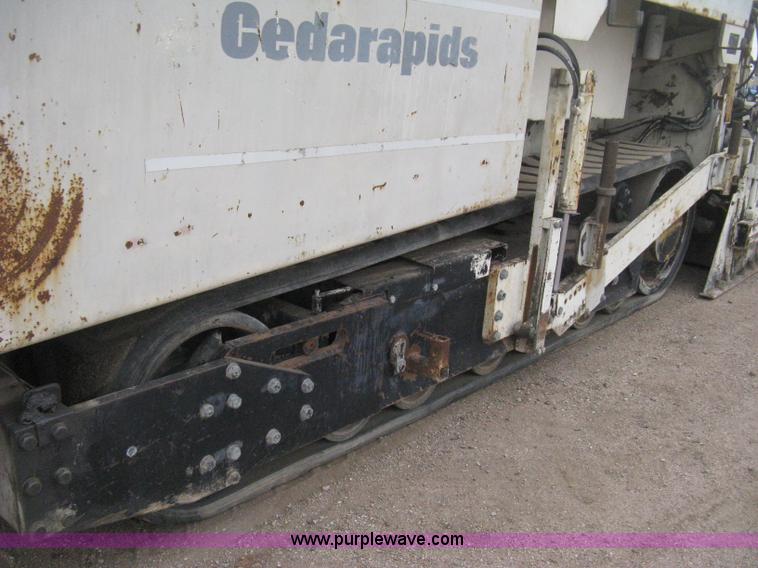 image for item H4411 2002 Cedarapids CR461R asphalt paving machine