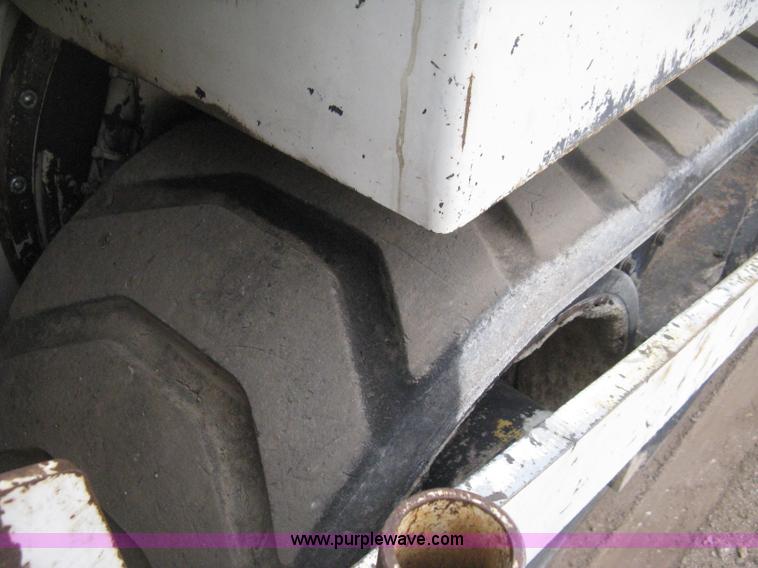 image for item H4411 2002 Cedarapids CR461R asphalt paving machine