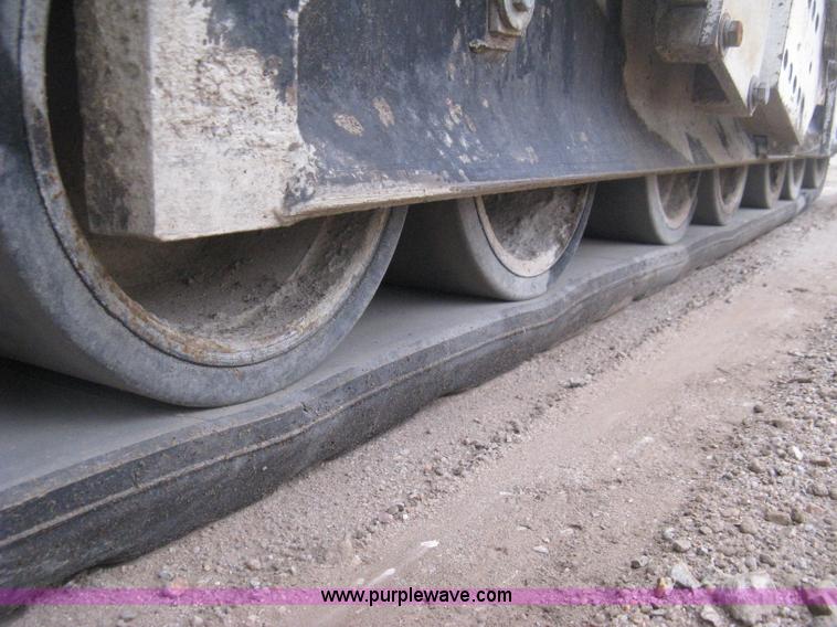 image for item H4411 2002 Cedarapids CR461R asphalt paving machine