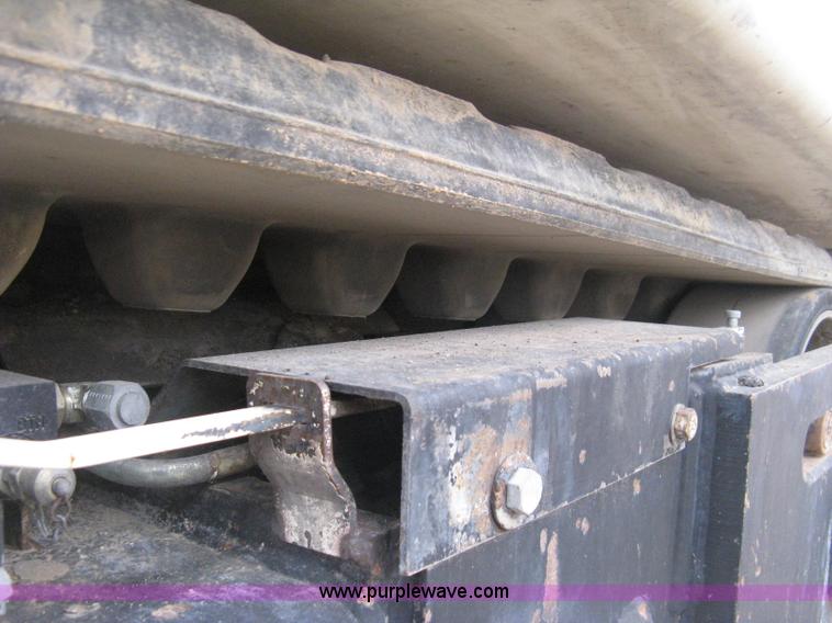 image for item H4411 2002 Cedarapids CR461R asphalt paving machine