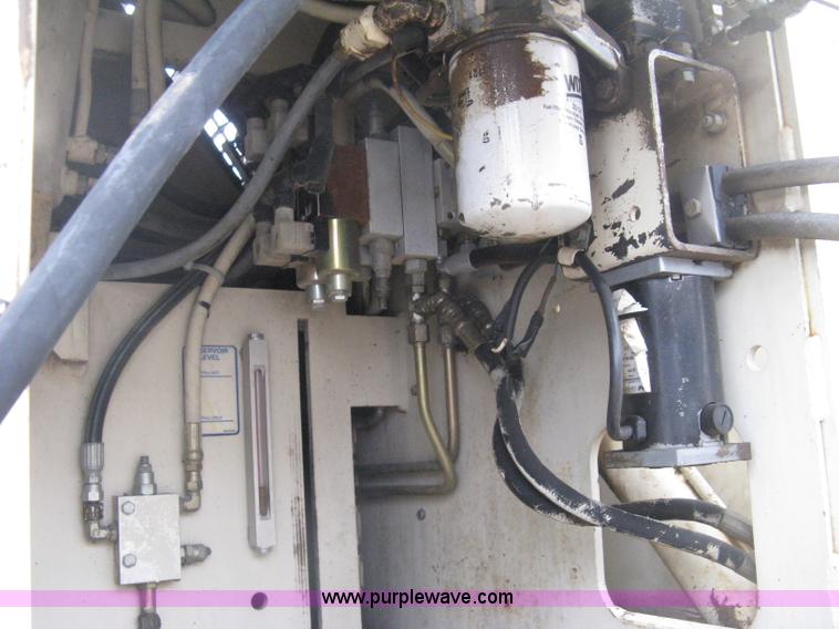 image for item H4411 2002 Cedarapids CR461R asphalt paving machine