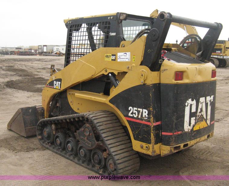 image for item H4413 2005 Caterpillar 257B skid steer