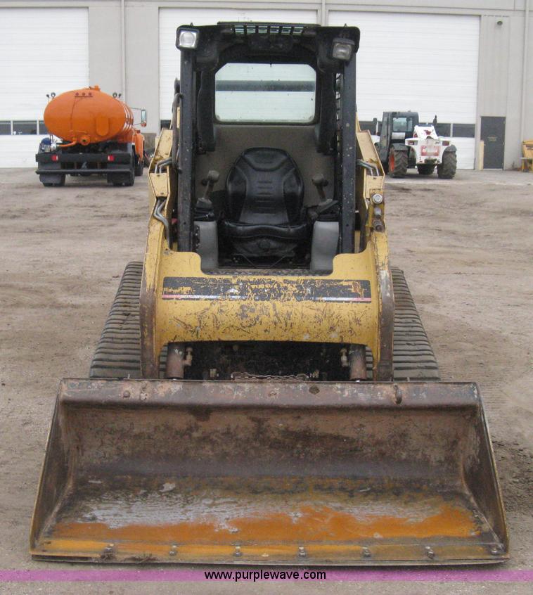image for item H4413 2005 Caterpillar 257B skid steer