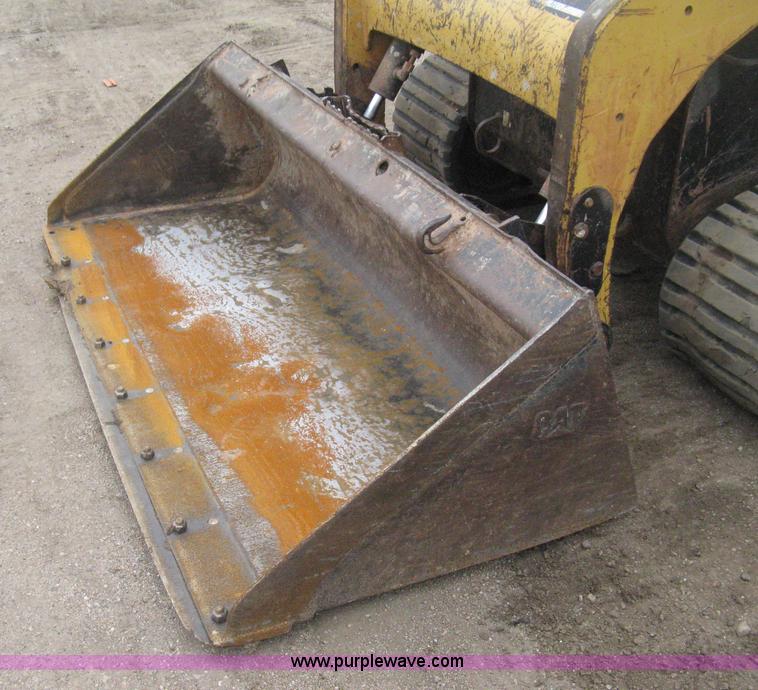 image for item H4413 2005 Caterpillar 257B skid steer