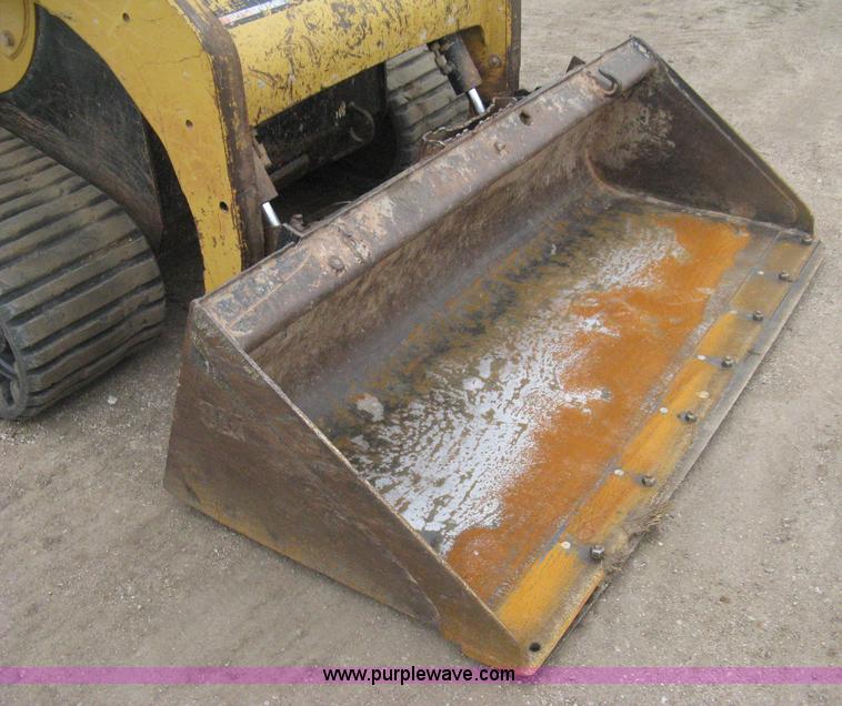 image for item H4413 2005 Caterpillar 257B skid steer