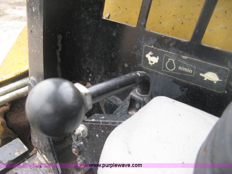 image for item H4413 2005 Caterpillar 257B skid steer