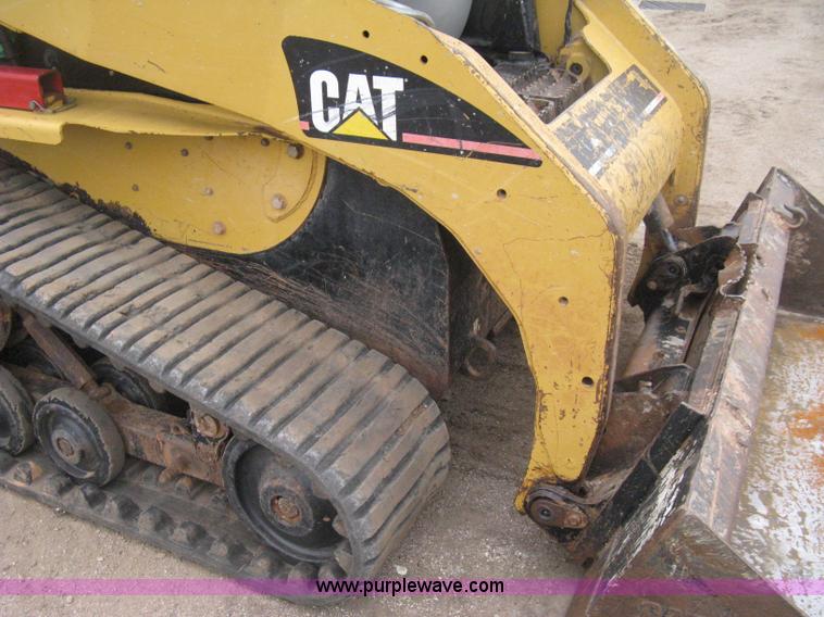 image for item H4413 2005 Caterpillar 257B skid steer