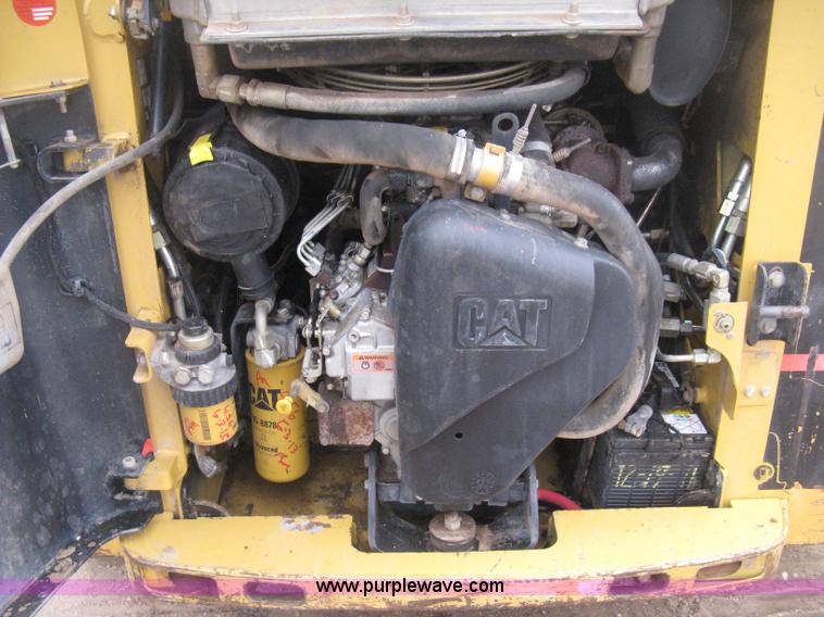 image for item H4413 2005 Caterpillar 257B skid steer