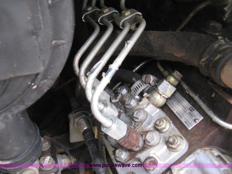 image for item H4413 2005 Caterpillar 257B skid steer