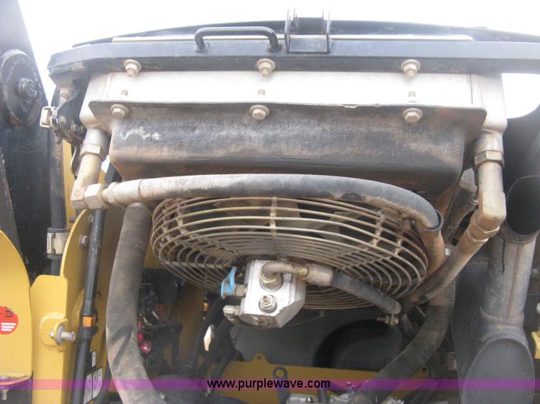 image for item H4413 2005 Caterpillar 257B skid steer