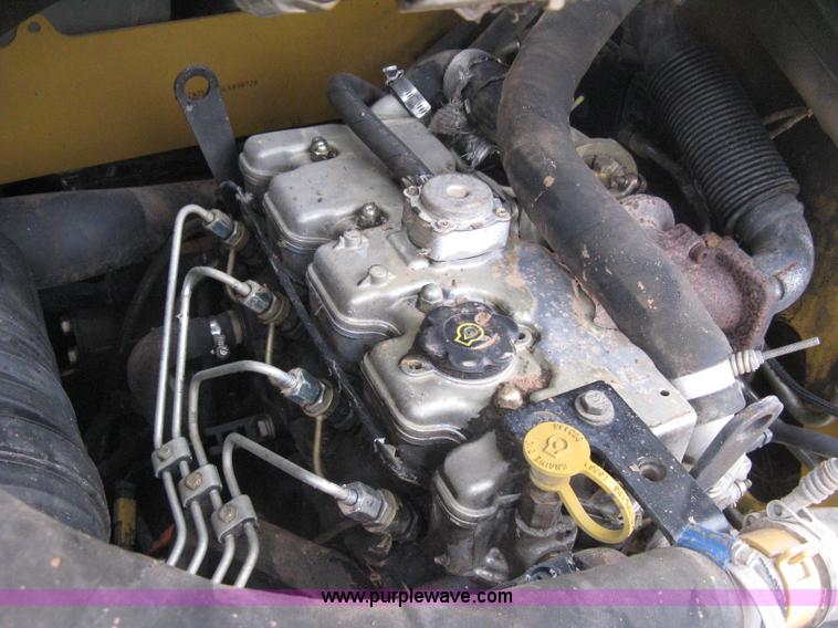 image for item H4413 2005 Caterpillar 257B skid steer