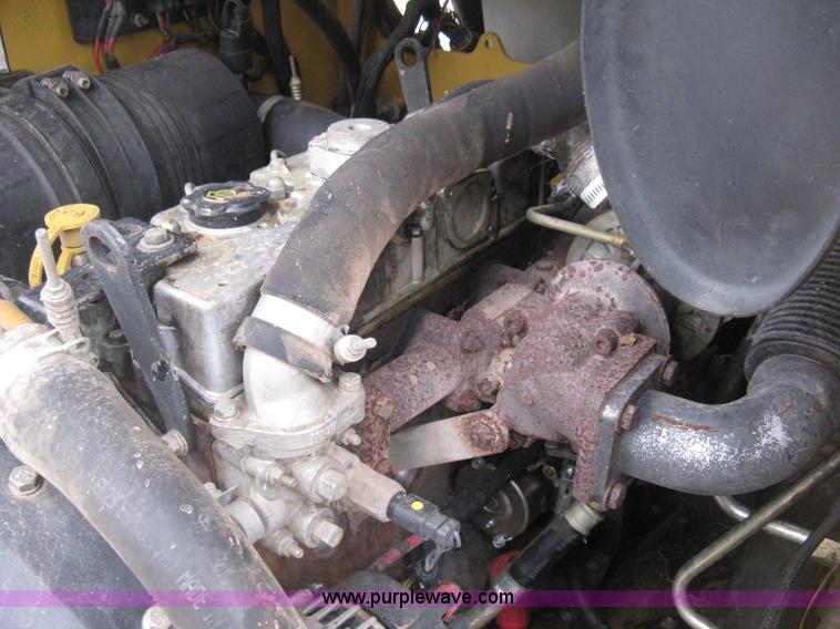 image for item H4413 2005 Caterpillar 257B skid steer