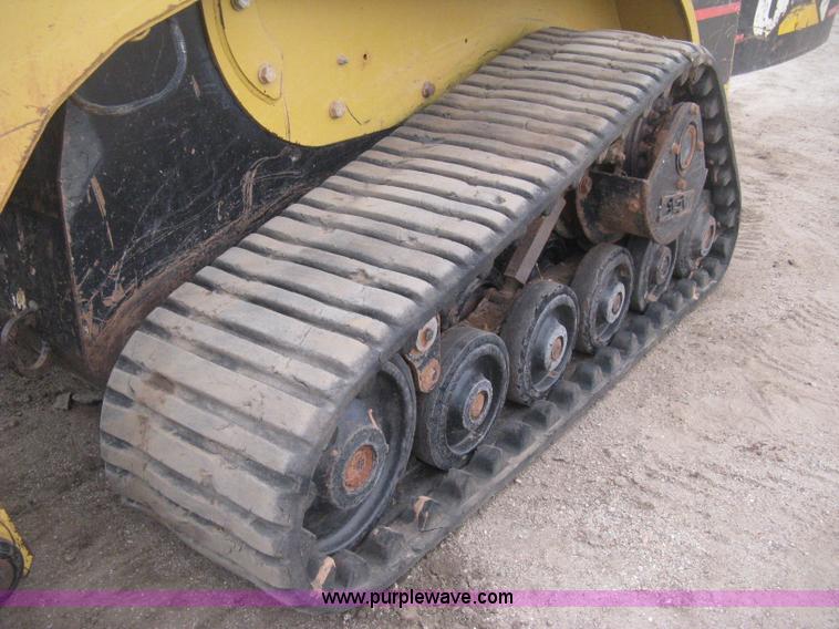 image for item H4413 2005 Caterpillar 257B skid steer