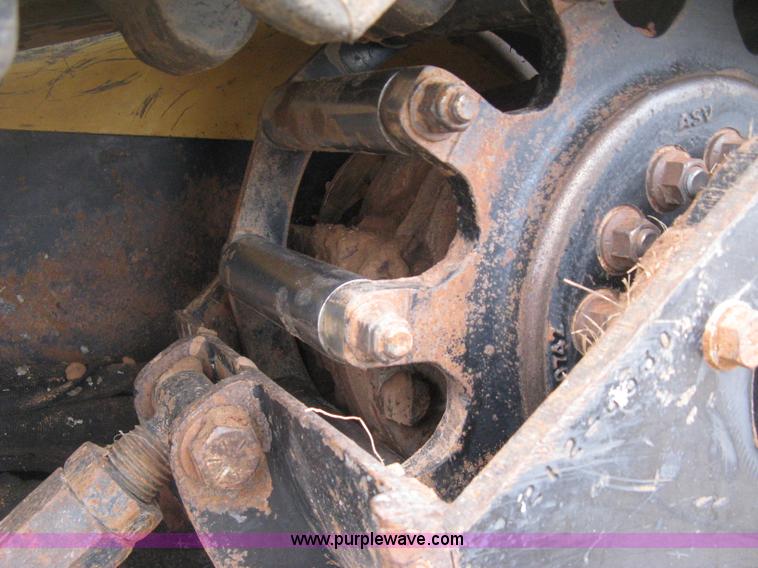 image for item H4413 2005 Caterpillar 257B skid steer