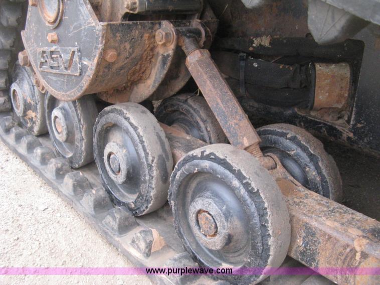 image for item H4413 2005 Caterpillar 257B skid steer