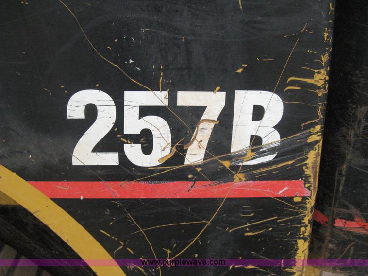 image for item H4413 2005 Caterpillar 257B skid steer